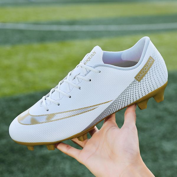 safety shoes men futsal outdoor training ultralight soccer shoes futsal professional cleats anti-slippery football boots goalkeeper non-slip, Black;brown 
safety shoes men futsal outdoor training ultralight soccer shoes futsal professional cleats anti-slippery football boots goalkeeper non-slip, Black;brown