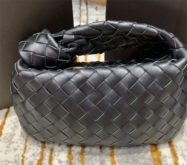 luxury woven bag women's and men's fashion designer bag half moon bag classic shoulder leather tote crossbody bag black underarm b
luxury woven bag women's and men's fashion designer bag half moon bag classic shoulder leather tote crossbody bag black underarm b