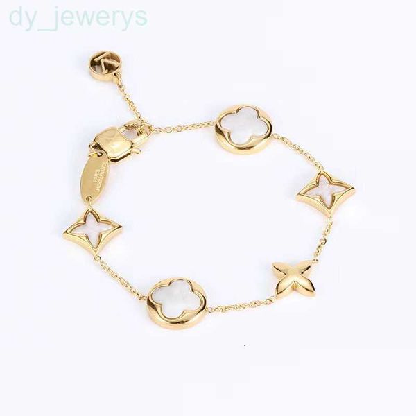 flower lock bracelets bangle letter v titanium steel designer for women men luxury jewlery gifts woman girl gold silver rose gold wholesale, Golden;silver
flower lock bracelets bangle letter v titanium steel designer for women men luxury jewlery gifts woman girl gold silver rose gold wholesale, Golden;silver