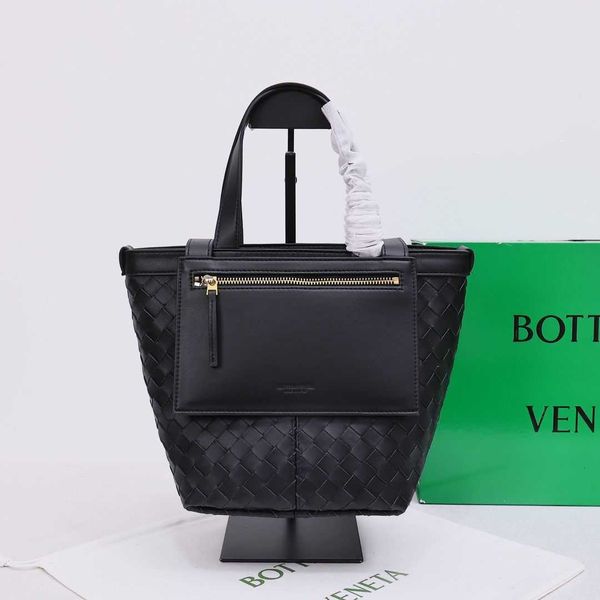 veneta bottrga designer bag early autumn flip flap weaving small intreciato woven leather tote handbag
veneta bottrga designer bag early autumn flip flap weaving small intreciato woven leather tote handbag