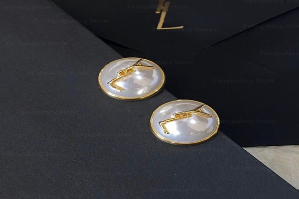 2022 women pearl earings designer jewelry luxurys studs earrings 925 silver boucle letters hoops lover earrings for women party we7835733, Golden;silver
2022 women pearl earings designer jewelry luxurys studs earrings 925 silver boucle letters hoops lover earrings for women party we7835733, Golden;silver