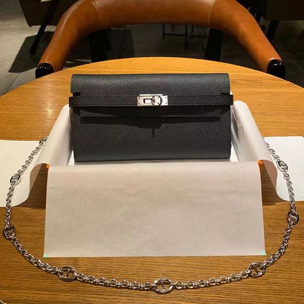 2023 new multi-capacity men and women holding bags and multi-card high-end small bags go out fashion buckle commuting elegant
2023 new multi-capacity men and women holding bags and multi-card high-end small bags go out fashion buckle commuting elegant
