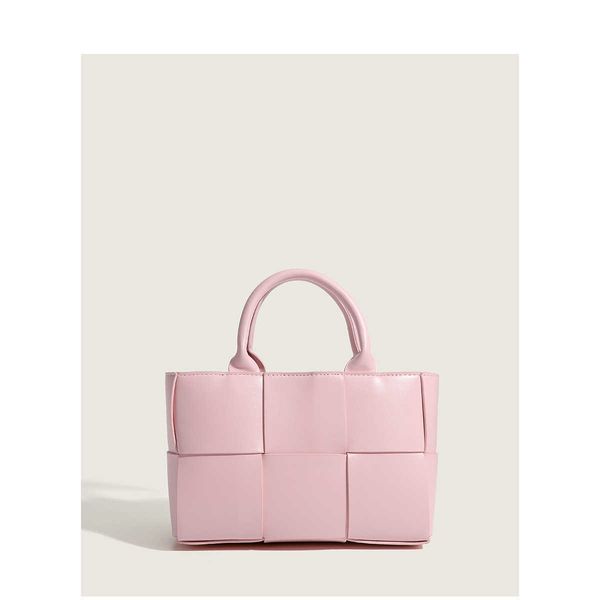 small crowd design portable vegetable basket bag new spring and summer hand-woven tote bag single-shoulder diagonal cross women's bag
small crowd design portable vegetable basket bag new spring and summer hand-woven tote bag single-shoulder diagonal cross women's bag