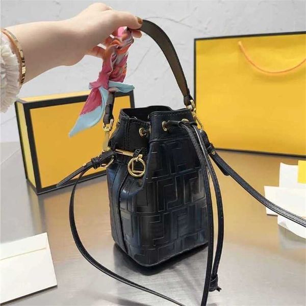 evening bags bucket bags designer bag women leather shoulder vintage color matching handbags lady crossbody purse wallet 230307
evening bags bucket bags designer bag women leather shoulder vintage color matching handbags lady crossbody purse wallet 230307