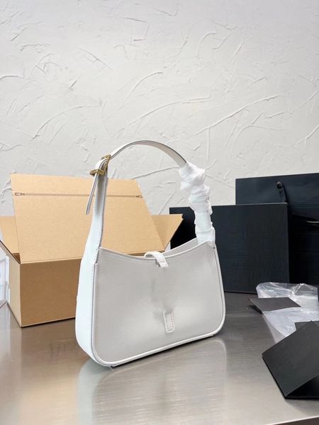 luxury handbag le5a7 hobo bag in smooth leather handbag shoulder bag designer bag luxurys handbag designer handbag messenger bag chain bag
luxury handbag le5a7 hobo bag in smooth leather handbag shoulder bag designer bag luxurys handbag designer handbag messenger bag chain bag