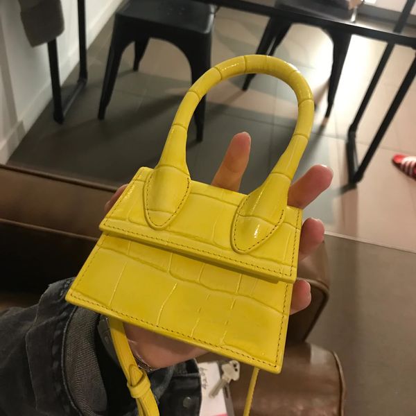 jaeq le chiquito moyen signature shoulder bag croco embossed leather handbag long removable strap medium 14cm crossbody tote bag
jaeq le chiquito moyen signature shoulder bag croco embossed leather handbag long removable strap medium 14cm crossbody tote bag