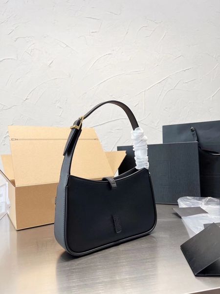 new luxury le5a7 hobo bag handbag matelasse noir shoulder bag designer bag luxurys handbag designer handbag messenger bag small chain bag
new luxury le5a7 hobo bag handbag matelasse noir shoulder bag designer bag luxurys handbag designer handbag messenger bag small chain bag