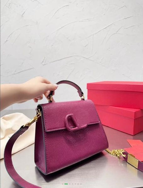 designer dermis vsling crossbody bag women totes chains handbags push fashion lady impulses rhinestone letter grain leather shoulder bag tt
designer dermis vsling crossbody bag women totes chains handbags push fashion lady impulses rhinestone letter grain leather shoulder bag tt