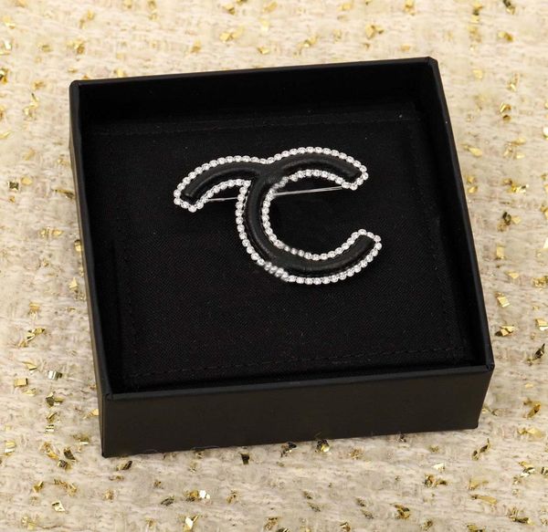 2022 luxury quality charm brooch with black and sparkly diamond platium plated have box stamp ps3499a1646410, Golden
2022 luxury quality charm brooch with black and sparkly diamond platium plated have box stamp ps3499a1646410, Golden