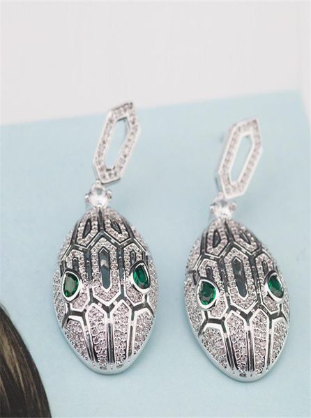 luxury fashion dangler earrings classic head pendant earring women gold silver rose wedding earrings fine jewelry1081918
luxury fashion dangler earrings classic head pendant earring women gold silver rose wedding earrings fine jewelry1081918