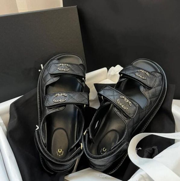 woman designer luxury fashion sandal dermis thick-soled outdoors beach casual platform summer travel slipper 35-41 with, Black
woman designer luxury fashion sandal dermis thick-soled outdoors beach casual platform summer travel slipper 35-41 with, Black