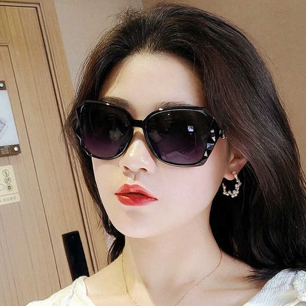 2023 new fashion women's anti uv sunglasses personalized net red large frame slim glasses, White;black
2023 new fashion women's anti uv sunglasses personalized net red large frame slim glasses, White;black