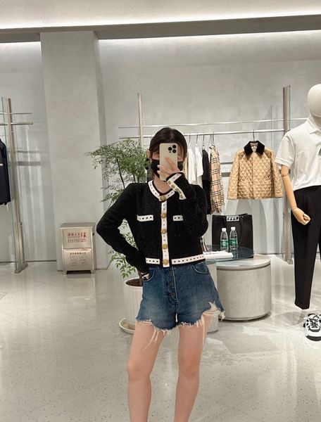 ba1 main women's sweaters designer shirts elegant womens shirts luxury clothing corset shirt gold coin buckle silk striped knit sweater, White;black
ba1 main women's sweaters designer shirts elegant womens shirts luxury clothing corset shirt gold coin buckle silk striped knit sweater, White;black