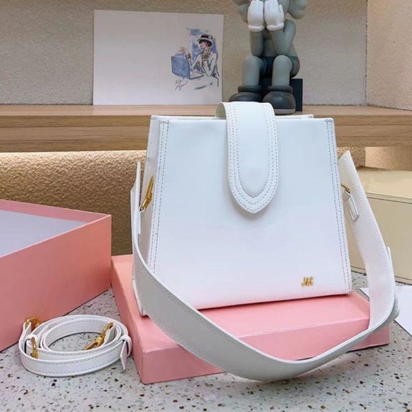 2023 square designer bag woman tote bag crossbody bag single shoulder luxury cross body small totes handbag leather letters multiple colors
2023 square designer bag woman tote bag crossbody bag single shoulder luxury cross body small totes handbag leather letters multiple colors