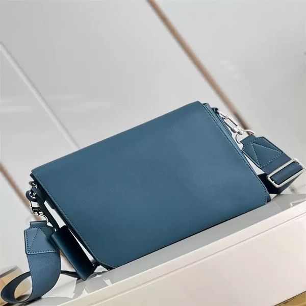2023 men designer briefcases business bag owhide lapbags zipper letter canvas interior slot pocket single solid waterproof sizs 28cn24cm10cm, Black;red
2023 men designer briefcases business bag owhide lapbags zipper letter canvas interior slot pocket single solid waterproof sizs 28cn24cm10cm, Black;red