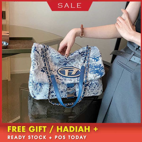 women's design bags 2023 new high capacity tote bag premium lingdang underarm chain strap shoulder casual wandering evening clutches
women's design bags 2023 new high capacity tote bag premium lingdang underarm chain strap shoulder casual wandering evening clutches