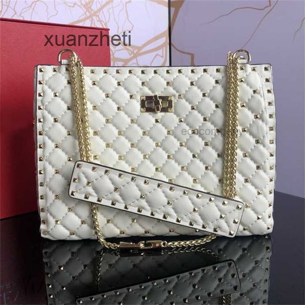 valentins outdoor shoulder bag luxury classic lady's bag v personality underarm sky star cowhide sheepskin crossbody chain new fashiona
valentins outdoor shoulder bag luxury classic lady's bag v personality underarm sky star cowhide sheepskin crossbody chain new fashiona