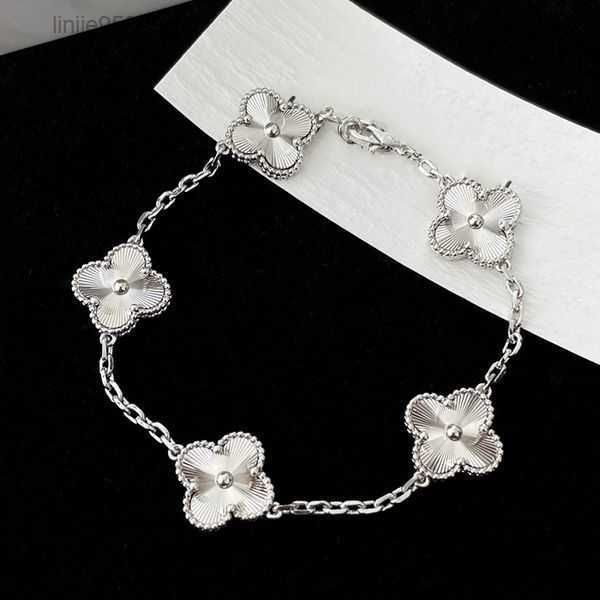 four clover bracelet natural shell gemstone gold plated 18k designer for woman t0p quality official reproductions fashion brand premium gift, Golden;silver
four clover bracelet natural shell gemstone gold plated 18k designer for woman t0p quality official reproductions fashion brand premium gift, Golden;silver