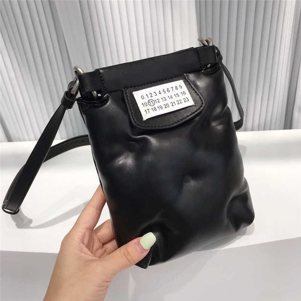 margiela 2022 new magella cloud mobile bag one shoulder crossbody women's bag sheep leather fashion bag handheld
margiela 2022 new magella cloud mobile bag one shoulder crossbody women's bag sheep leather fashion bag handheld