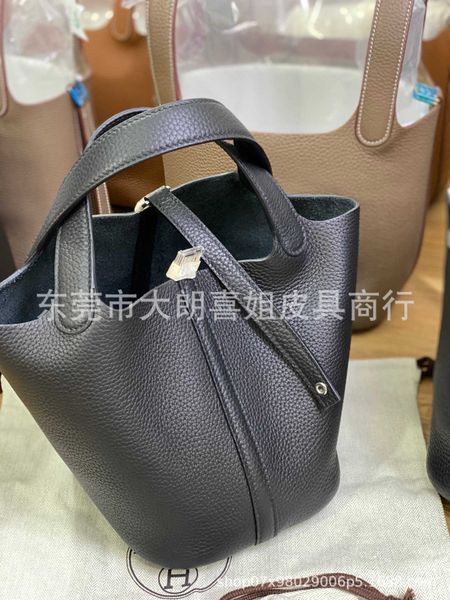 orignal luxury designer bag picotin lock women's bag h's handmade wax thread vegetable basket bucket togo litchi grain calfskin ha
orignal luxury designer bag picotin lock women's bag h's handmade wax thread vegetable basket bucket togo litchi grain calfskin ha