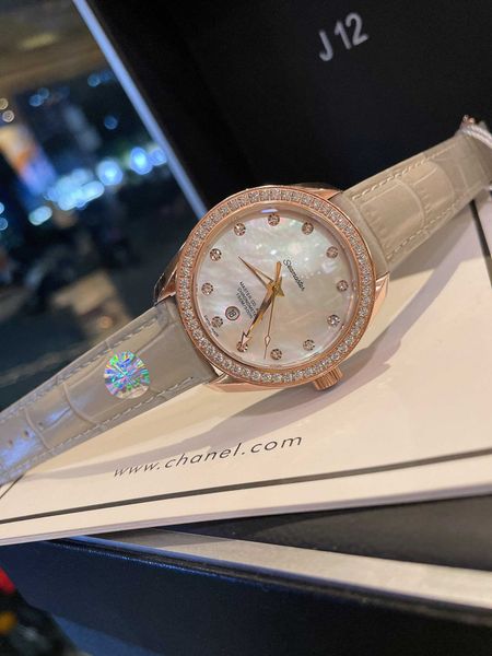 watch designer speedmaster elegant women wrist watches quartz movement full diamond bezel uhr montre omg luxe perfect gift with boxjex1, Slivery;golden
watch designer speedmaster elegant women wrist watches quartz movement full diamond bezel uhr montre omg luxe perfect gift with boxjex1, Slivery;golden