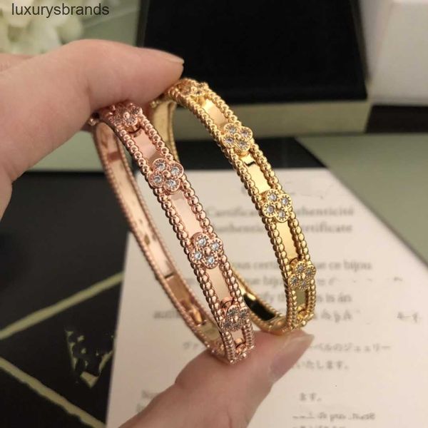 brand designer clover bangle bracelet for women 18k gold plated full crystal four leaf perlee sweet clover flower cuff valentine party gift, Black
brand designer clover bangle bracelet for women 18k gold plated full crystal four leaf perlee sweet clover flower cuff valentine party gift, Black