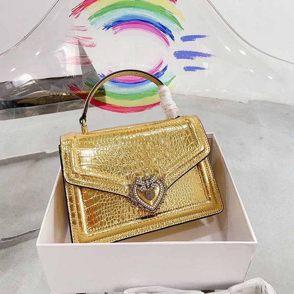 luxurys handbags women shoulder bag leather designer bag woman handbag small heart messenger mini bags fashion purses wallet 230714
luxurys handbags women shoulder bag leather designer bag woman handbag small heart messenger mini bags fashion purses wallet 230714