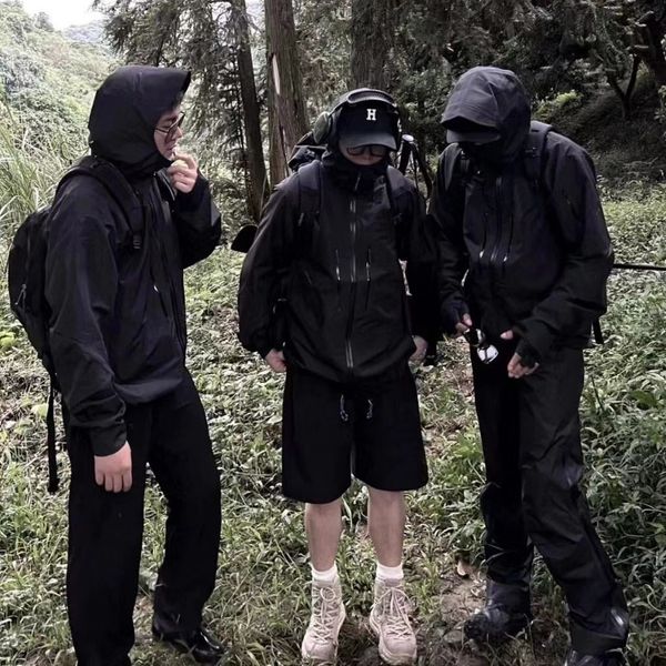 men's jackets 2023 fashion arc three layer outdoor waterproof jacket for men women gore-texpro sv6 male casual lightweight hiking, Black;brown
men's jackets 2023 fashion arc three layer outdoor waterproof jacket for men women gore-texpro sv6 male casual lightweight hiking, Black;brown