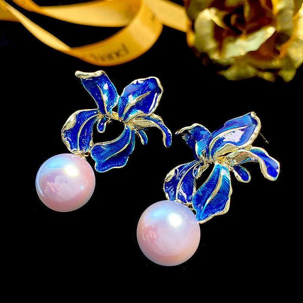 charm blue exaggerated flower pearl earrings light luxury fashionable and creative design highend oil dripping large petal silver needle ear, Golden
charm blue exaggerated flower pearl earrings light luxury fashionable and creative design highend oil dripping large petal silver needle ear, Golden