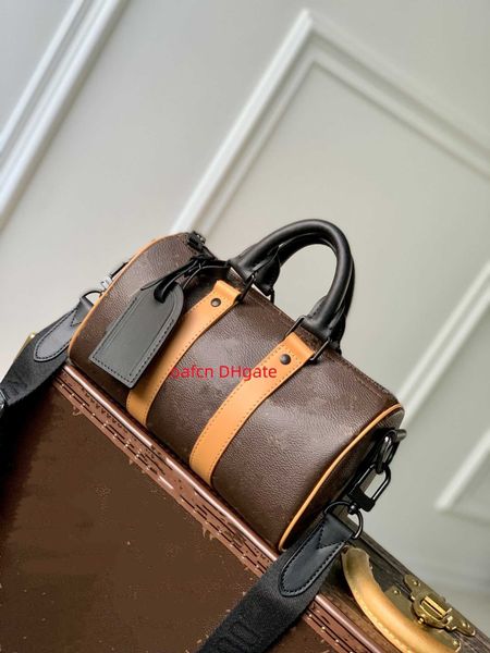 5a designer luggage bag, travel fashion, men's luggage, gentleman's travel leather bag, large capacity carrying luggage
5a designer luggage bag, travel fashion, men's luggage, gentleman's travel leather bag, large capacity carrying luggage