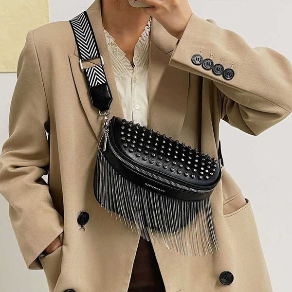 shoulder bags luxury woman chest fashion tassel leather large capacity crossbody women waist casual rivet desing travel pack 230426
shoulder bags luxury woman chest fashion tassel leather large capacity crossbody women waist casual rivet desing travel pack 230426