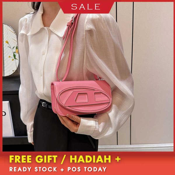 women's design bags dingdang bag 2023 new bags solid color luxury handbag personalized fashion saddle evening clutches
women's design bags dingdang bag 2023 new bags solid color luxury handbag personalized fashion saddle evening clutches