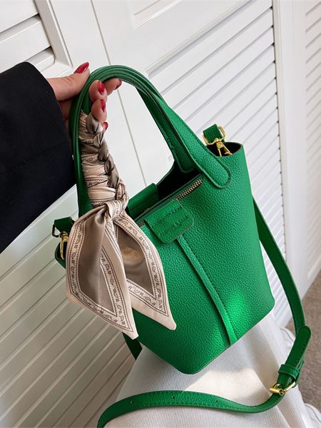 evening bags classical scarf bucket bag women luxury handbag green fashion designer pu leather shoulder crossbody shopper female tote 230714
evening bags classical scarf bucket bag women luxury handbag green fashion designer pu leather shoulder crossbody shopper female tote 230714