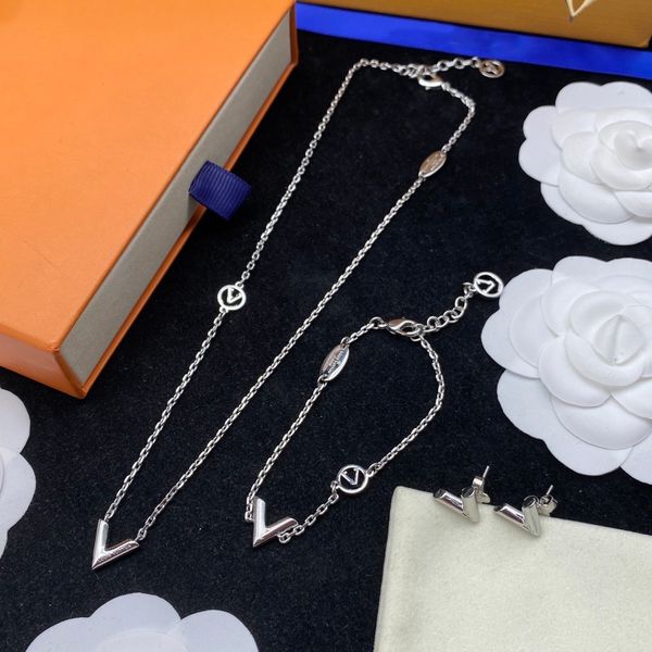 designer necklace luxury necklaces for womens hip jewelry set silver plated with bracelet earrings fashion brand moissanite chain men gift v
designer necklace luxury necklaces for womens hip jewelry set silver plated with bracelet earrings fashion brand moissanite chain men gift v