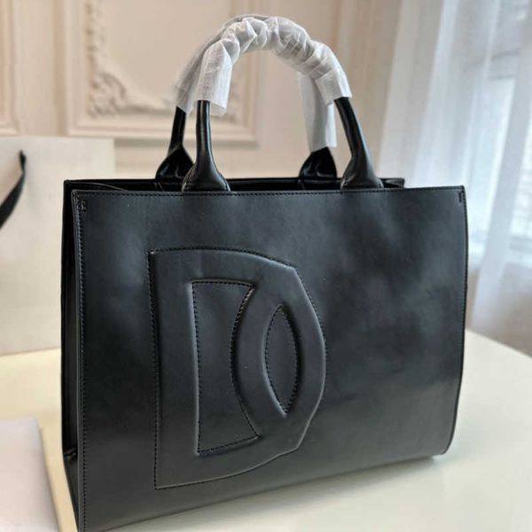 newly arrived large capacity tote travel bags designer handbag luxury totes soft leather messenger bag classic solid color totes bag purse 2
newly arrived large capacity tote travel bags designer handbag luxury totes soft leather messenger bag classic solid color totes bag purse 2