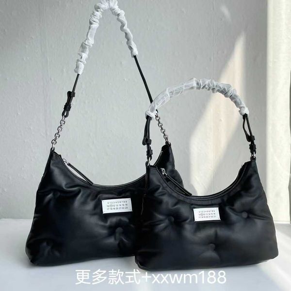 margiela mm6 majira glam slam hobo women's sheepskin liu wen same style leather cloud bag single shoulder underarm bag
margiela mm6 majira glam slam hobo women's sheepskin liu wen same style leather cloud bag single shoulder underarm bag