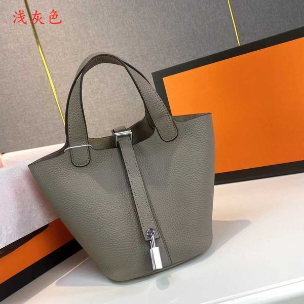 luxury designer bag picotin lock vegetable cordio's basket new colored mini portable togo calfskin bucket fashion trendy women's 1
luxury designer bag picotin lock vegetable cordio's basket new colored mini portable togo calfskin bucket fashion trendy women's 1