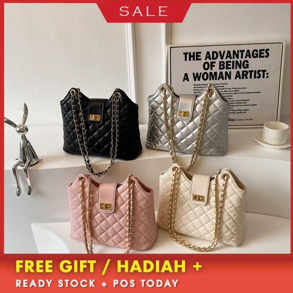 women's design bags fashionable handheld crossbody bag 2023 new small frh lingge same style fragrant evening clutches
women's design bags fashionable handheld crossbody bag 2023 new small frh lingge same style fragrant evening clutches