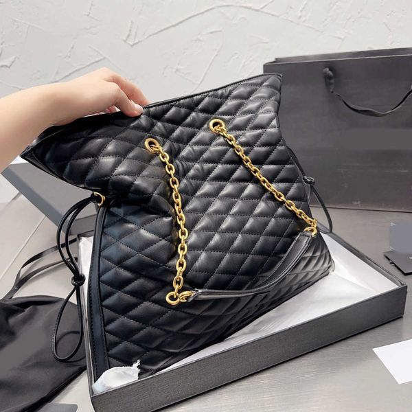 designer drawstring women's luxury tote square handbag simple generous designer capacity leather shopping handbags 230715
designer drawstring women's luxury tote square handbag simple generous designer capacity leather shopping handbags 230715