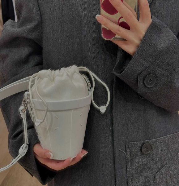 margiela margiela style magilla mm6 cute bucket bag fire bucket leather small one shoulder diagonal straddle bag
margiela margiela style magilla mm6 cute bucket bag fire bucket leather small one shoulder diagonal straddle bag