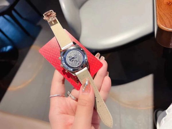 designer elegant women wrist watch speedmaster watches xpje quartz movement iced out diamond bezel leather strap prx uhr perfect gift with b, Slivery;golden
designer elegant women wrist watch speedmaster watches xpje quartz movement iced out diamond bezel leather strap prx uhr perfect gift with b, Slivery;golden
