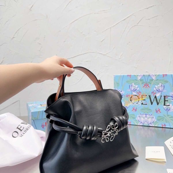 lowe bag 2023 purse bucket bags shoulder classic luxury designer beauty bag flamenco light lady grade french high versatile western style cr
lowe bag 2023 purse bucket bags shoulder classic luxury designer beauty bag flamenco light lady grade french high versatile western style cr
