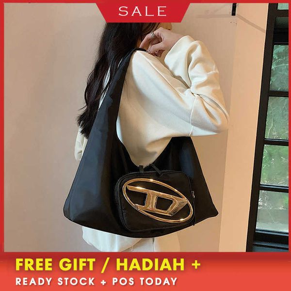 women's design bags high order nylon satin shoulder bag 2023 new niche dingdang large capacity handbag versatile underarm for women eve
women's design bags high order nylon satin shoulder bag 2023 new niche dingdang large capacity handbag versatile underarm for women eve