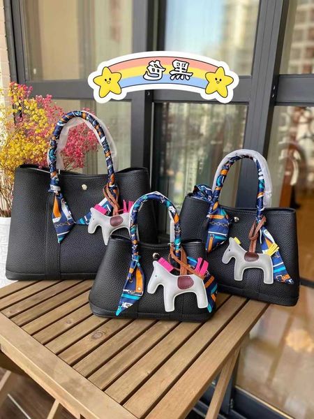 classic hemrres tote bags garden party grain lichee layer cow leather garden bag 2023 large capacity mommy fashion women's handbag pv7t
classic hemrres tote bags garden party grain lichee layer cow leather garden bag 2023 large capacity mommy fashion women's handbag pv7t