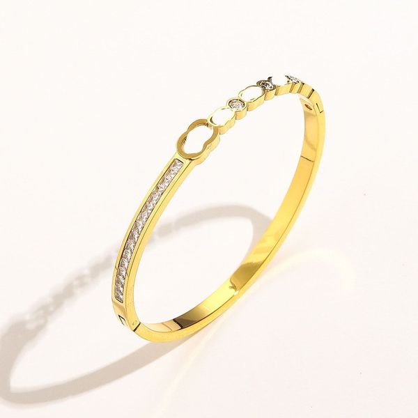 designer bracelet bangle luxury bracelets women letter jewelry plated stainless steel 18k gold wristband cuff fashion accessories gift, Golden;silver
designer bracelet bangle luxury bracelets women letter jewelry plated stainless steel 18k gold wristband cuff fashion accessories gift, Golden;silver