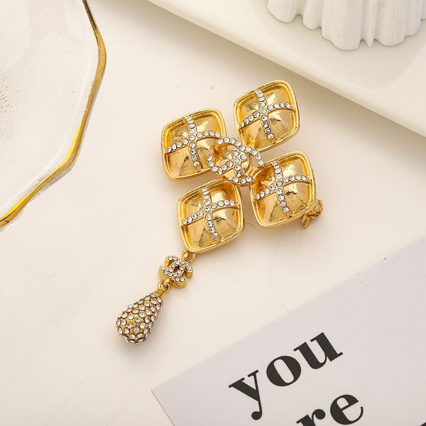 925 silver crystal drop brooches designer luxury jewelry charm love engagement travel gift brooches stainless steel non fading women's, Gray
925 silver crystal drop brooches designer luxury jewelry charm love engagement travel gift brooches stainless steel non fading women's, Gray
