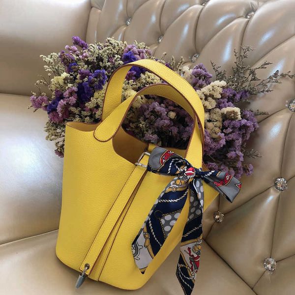 luxury designer bag picotin lock bucket vegetable basket bag women's new fashion bride's wedding simple and handbag 7b4b
luxury designer bag picotin lock bucket vegetable basket bag women's new fashion bride's wedding simple and handbag 7b4b