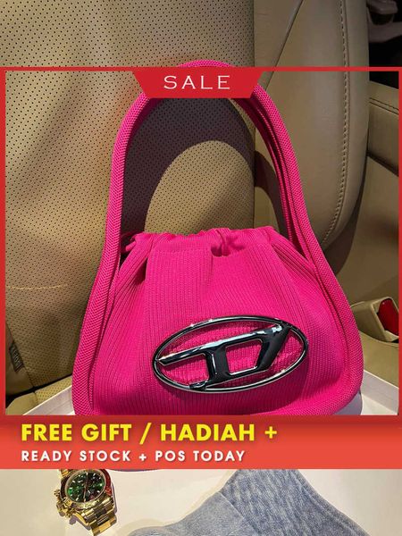 women's design bags 2023 new dingdang bag drawstring underarm canvas knitted handbag one shoulder evening clutches
women's design bags 2023 new dingdang bag drawstring underarm canvas knitted handbag one shoulder evening clutches
