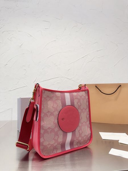 classic travelling tote handbag women luxurys designers fashion letter shoulder bag designer crossbody for ladies
classic travelling tote handbag women luxurys designers fashion letter shoulder bag designer crossbody for ladies