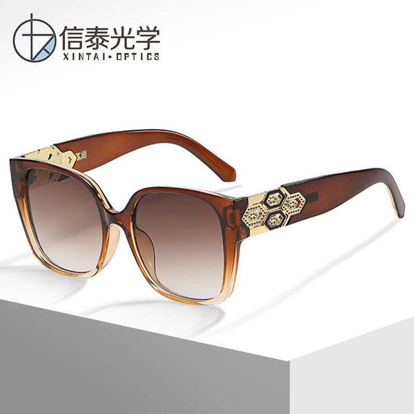 net red large frame square women's men's and women's driving sunglasses, White;black
net red large frame square women's men's and women's driving sunglasses, White;black